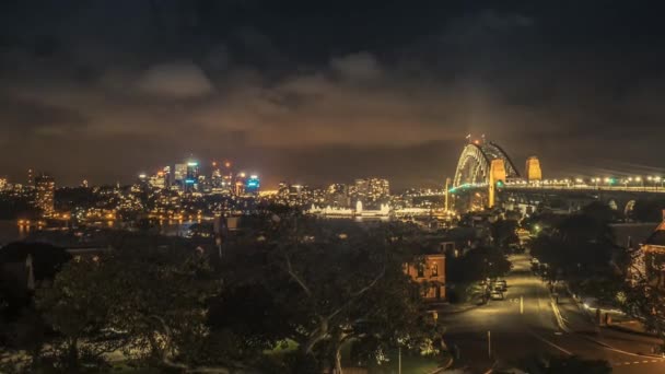 Sydney Harbour Köprüsü Geceleri — Stok video