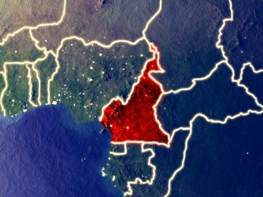 Kamerun gece dünyanın uzaydan. Parlak şehir ışıkları ile plastik gezegen yüzeyinin çok ince ayrıntı. 3D çizim. Nasa tarafından döşenmiş bu görüntü unsurları.