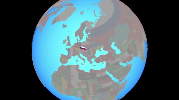 Zooma in på F.d. Tjeckoslovakien med flaggor på kartan — Stockvideo