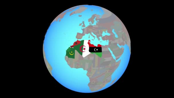 Збільшення до регіону Магриб з прапорами на карті. — стокове відео