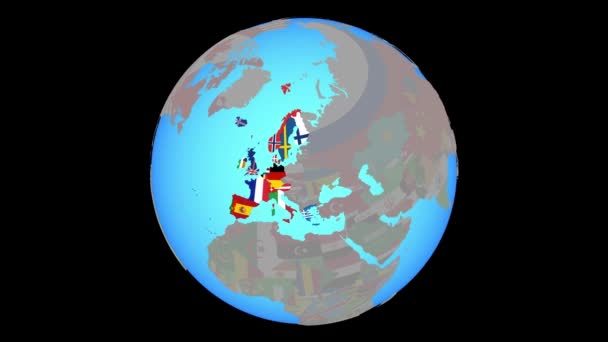 Zooma in i Västeuropa med flaggor på kartan — Stockvideo