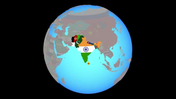 Zoom auf saarländische Mitgliedsstaaten mit Flaggen auf der Karte — Stockvideo