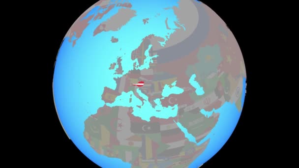 Přiblížit k Rakousku s vlajkou na mapě — Stock video