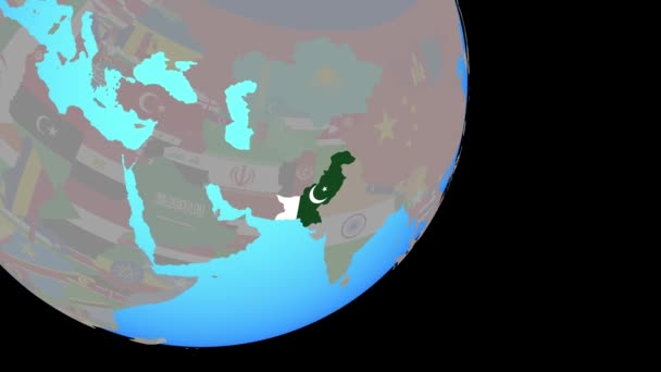 Pakistan'a bayrakla yaklaşıyor — Stok video