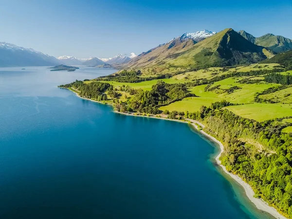 Yeni Zelanda Doğal Yemyeşil Kırsal Güney Alpler Arka Planda Karlı — Stok fotoğraf