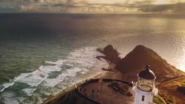 Faro del Cabo Reinga — Vídeo de stock