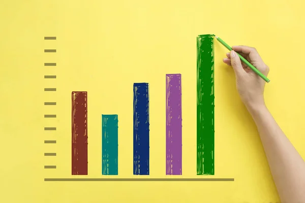 Hand Drawing Business Growth Chart Yellow Background — Stock Photo, Image