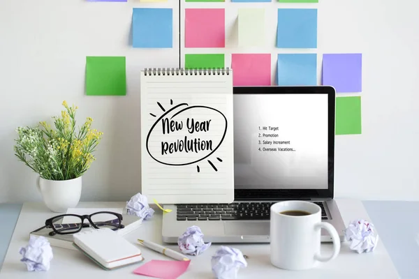 Messy Office Table Top Text Written Memo Pad New Year — Stock Photo, Image