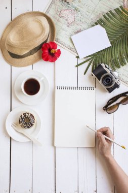 Yaz seyahat tatil kavramı boş kitap kapak alanı tablo üst natürmort resmi Kopyala.