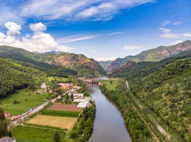 Oltului Vadisi Ramnicu Valcea ve Sibiu, Romanya Karpat Dağları arasında
