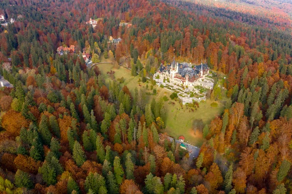 Peles Kastély Romániában Sinaia Román Királyok Nyári Rezidenciája — Stock Fotó