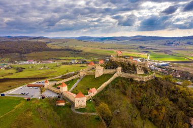 Rupea Ortaçağ Kalesi havadan görünümü
