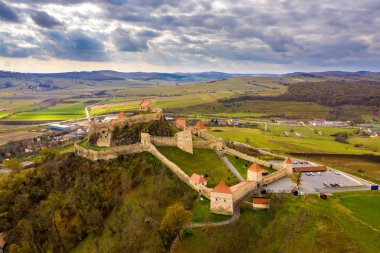 Rupea Ortaçağ Kalesi havadan görünümü