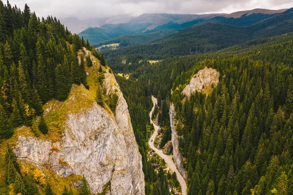 Tatar Gorges sonbahar sezonu başında Karpat Dağlarında