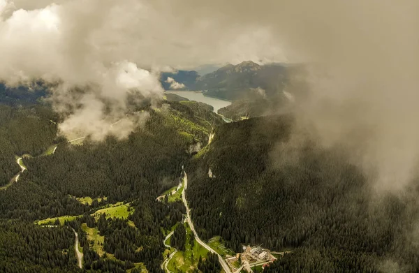 Bolboci Gölde Karpatlar Tatar Gorge Bir Soğuk Sisli Sonbahar Sabahı — Stok fotoğraf