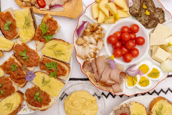 Стол Традиционными Блюдами Румынии Молдовы Позднем Завтраке — стоковое фото