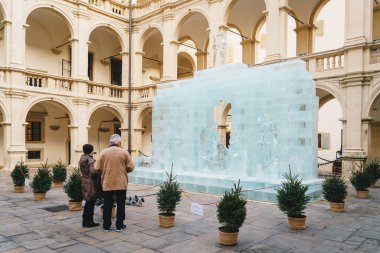 Graz, Avusturya - Aralık 2017: Graz buz Doğum sahnesi Landhaus avluda