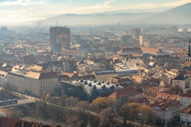 Graz eski kenti yukarıdan gören olarak