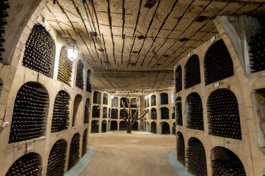 Milestii Mici, Moldova - Kasım 2018: Milestii mıcı Winery yakınındaki Kişinev, Moldova Cumhuriyeti yeraltı şarap topluluğu