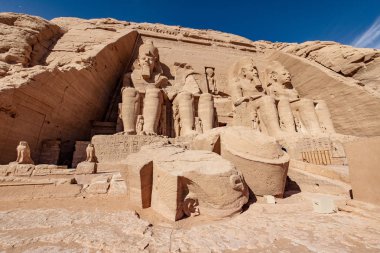 Ebu Simbel büyük Temple of Ramses II Abu Simbel Nubian köyü yakınlarında Göl Nasır ve Aswan yakınındaki