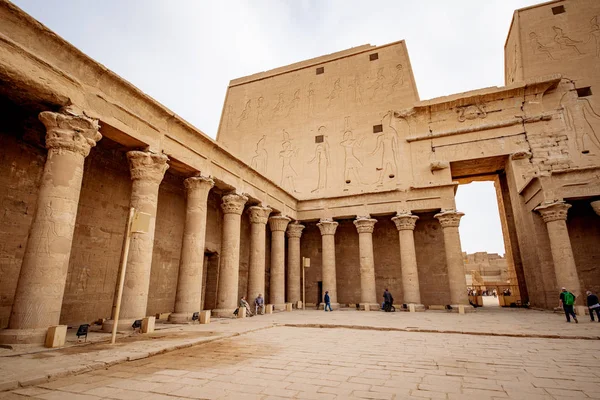 Temple Horus Colonnade Egyike Leg Jól Konzervált Templomok Egyiptomban — Stock Fotó