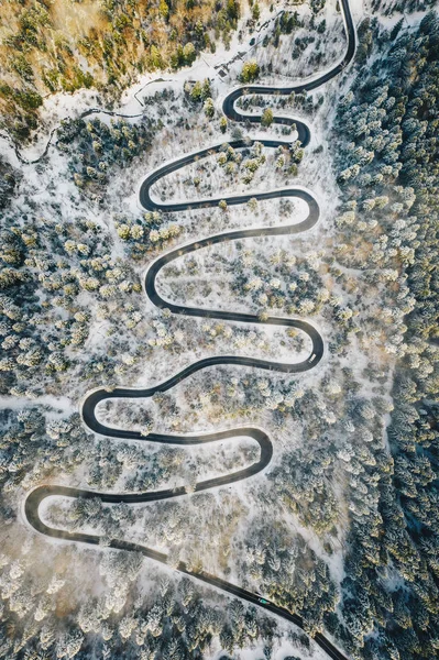 Winding Road Severe Winter Conditions — Stock Photo, Image