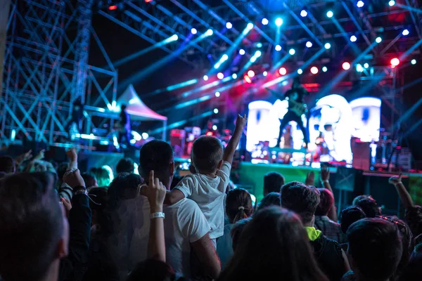 Concert Crowds Crowded Concert Scene Adults Children — Stock Photo, Image