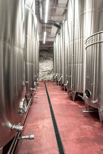 Aluminium tanks for making wine in a winery