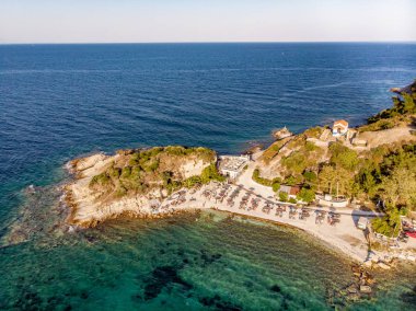 Drone Thassos bir plaj havadan görünümü