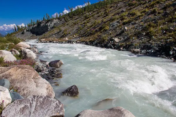 Muy Hermosa Montaña Altai Fotos de stock libres de derechos