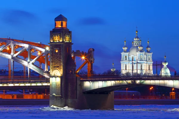 Вид на Санкт-Петербург. Росія. Зимові. Bolsheokhtinsky Bridge — стокове фото