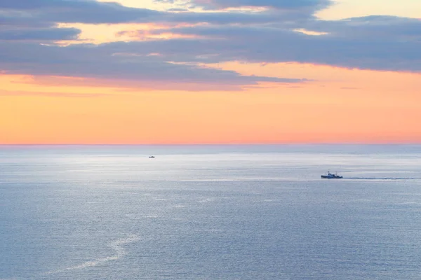 Heldere Warme Zonsondergang Van Avondzee — Stockfoto