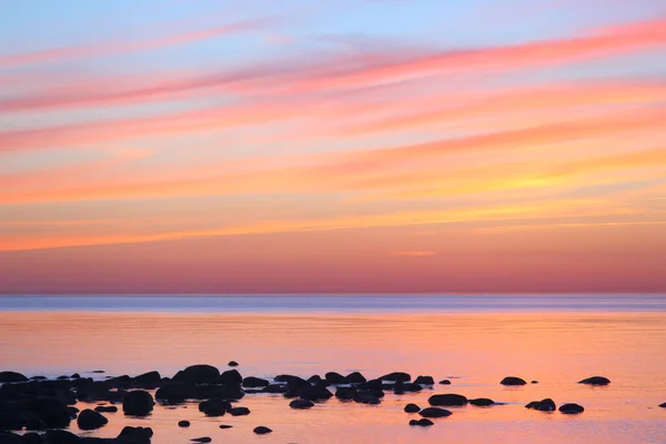 热带海域日落时的平静 — 图库照片