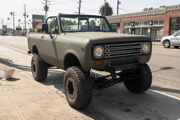 Una Vista Los Coches Suv Vintage Estacionamiento Venecia California — Foto de Stock