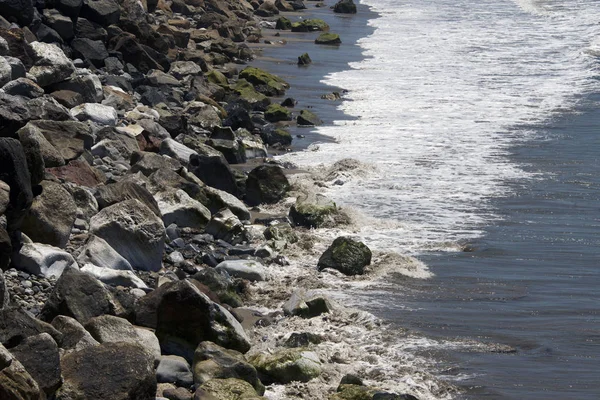 Blick Auf Malibu Strand Mit Steinen Und Felsen Und Pazifik — Stockfoto