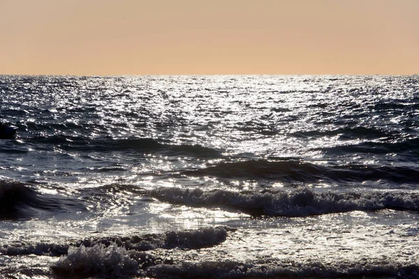 夏には地中海で夕日の海の地平線ビュー — ストック写真