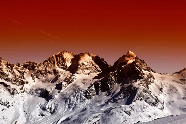 Blick Auf Fantastisch Farbige Berge Der Schweiz — Stockfoto