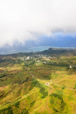 Guam bulutlar gökyüzünde