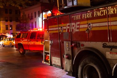 Bir New York yangın 911 motoru