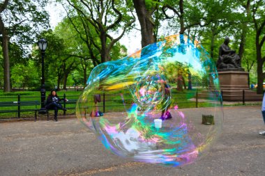 Central Park'ta bir kabarcık performansı