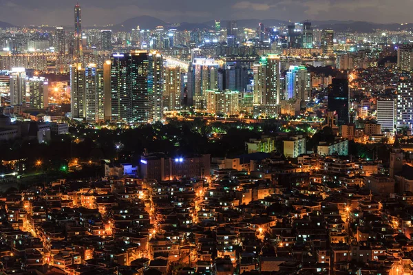 Namsan gece görünümü