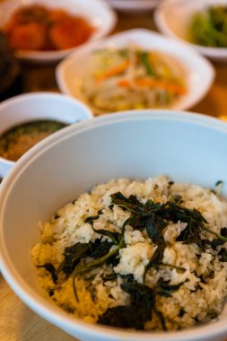 Gondeure-namul-bap A kase pirinç