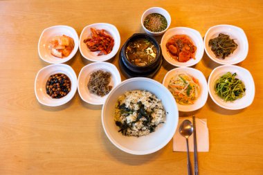 Gondeure-namul-bap A kase pirinç