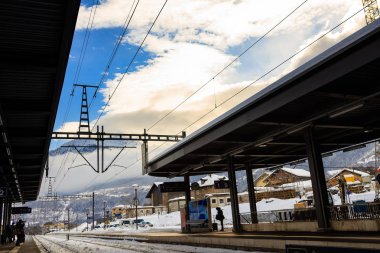 İsviçre'nin karlı soğuk Garı