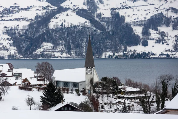 Холодный Зимний Снег Швейцарии — стоковое фото