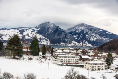 İsviçre soğuk, karlı Köyü