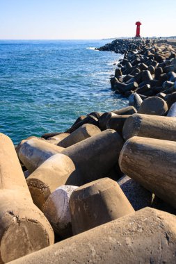Kaba dalgalar, denizler ve dalgakıran