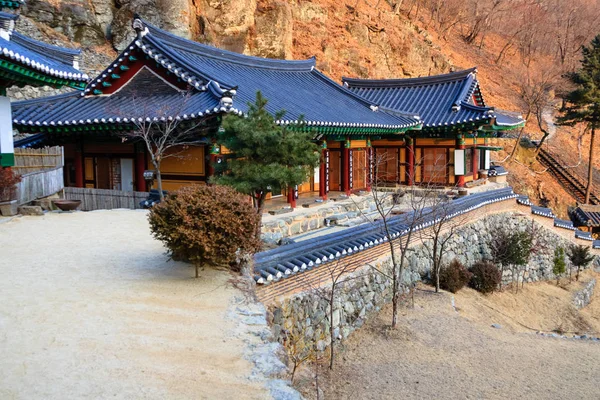 Die Kalte Winterlandschaft Des Cheongnyangsa Tempels — Stockfoto