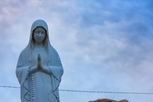 Santa María y el cielo — Foto de Stock