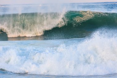 Gün batımı ve donghae dalgaları